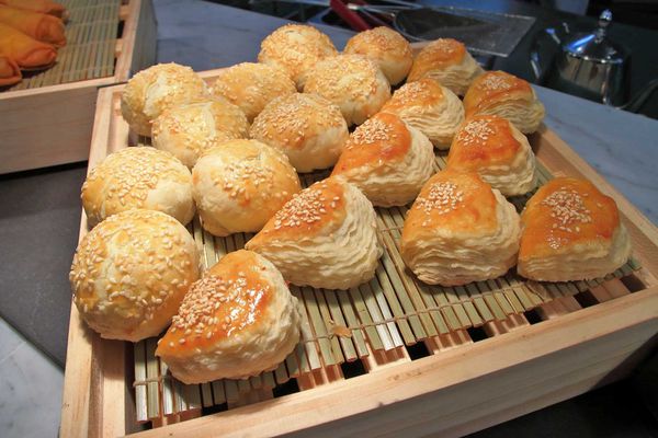 【新竹美食】香港香港新生活飲茶-首創手搖特飲與港式料理吃到飽