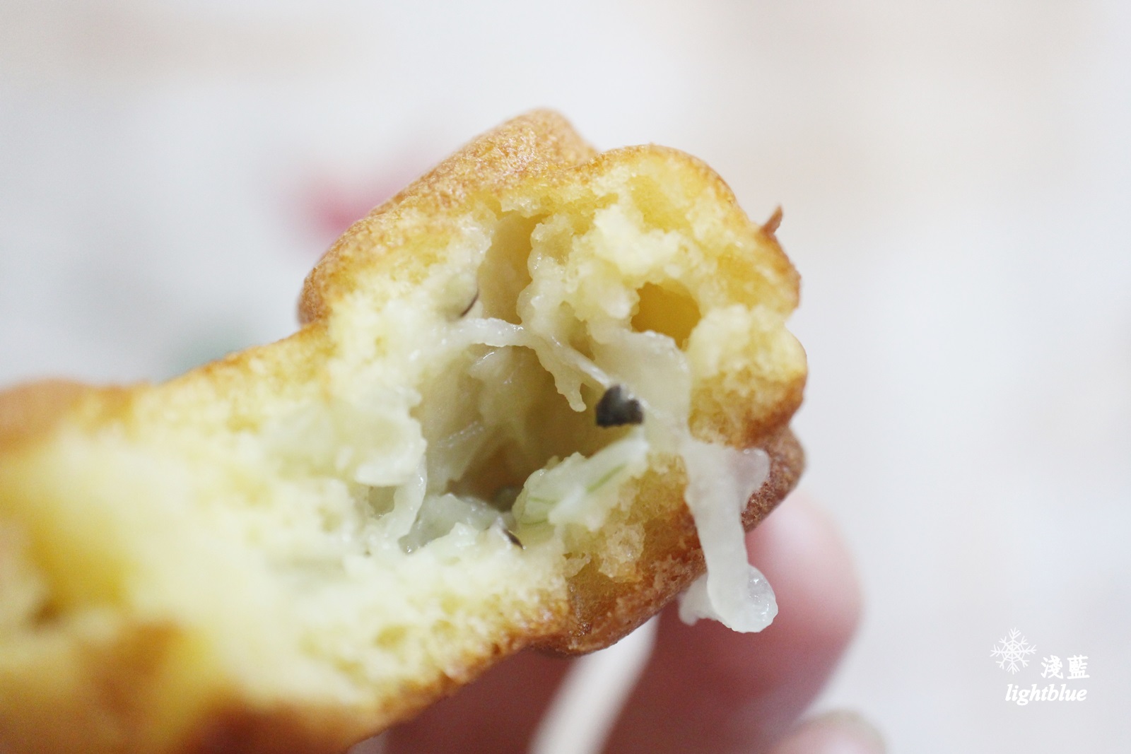 [ 內湖．葫洲站美食 ] 淺藍 × 喜恩雞蛋糕～飄香巷弄的銅板美食，十餘種口味包餡雞蛋糕（文末贈獎）