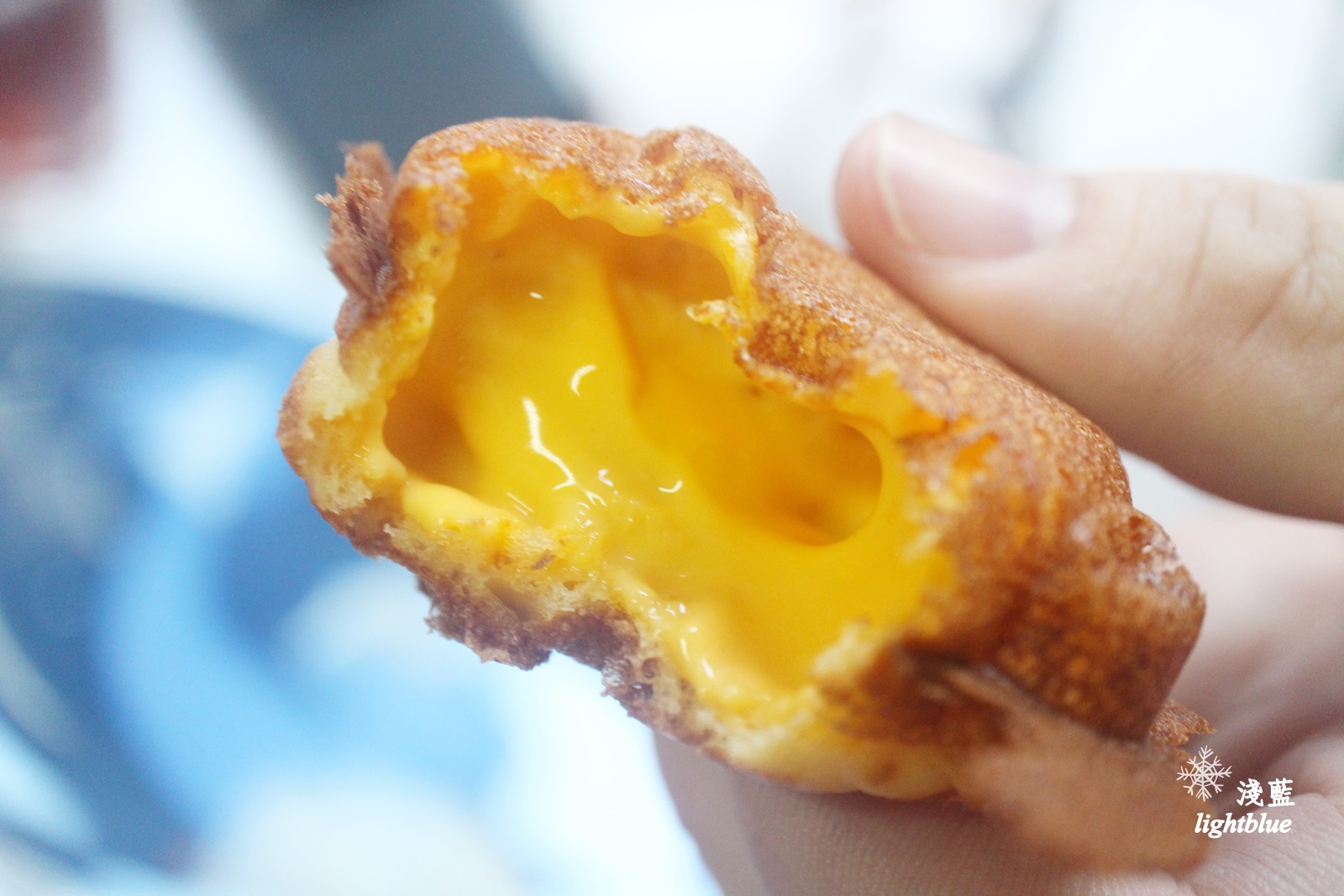 [ 內湖．葫洲站美食 ] 淺藍 × 喜恩雞蛋糕～飄香巷弄的銅板美食，十餘種口味包餡雞蛋糕（文末贈獎）