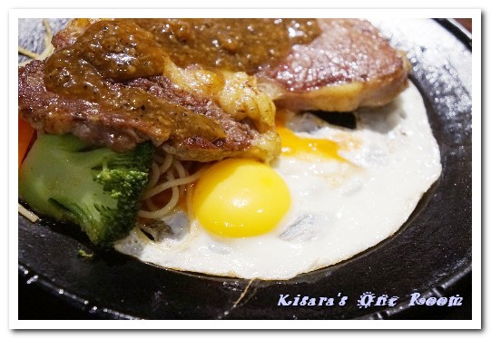 人从众厚切牛排館(永康店)：永康街牛排．只要火候掌控得宜，平價連鎖也有好味道──人从众厚切牛排館(永康店)