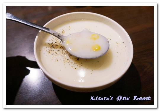 人从众厚切牛排館(永康店)：永康街牛排．只要火候掌控得宜，平價連鎖也有好味道──人从众厚切牛排館(永康店)