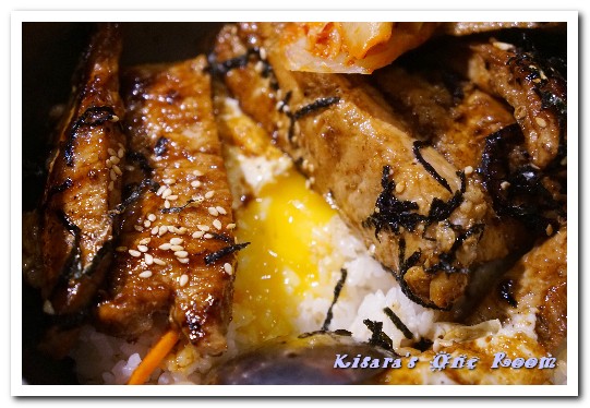 人从众厚切牛排館(永康店)：永康街牛排．只要火候掌控得宜，平價連鎖也有好味道──人从众厚切牛排館(永康店)