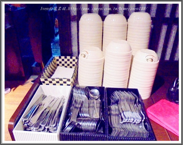 人从众厚切牛排館(永康店)：《永康街牛排》CP值高的厚切牛排，絕對物超所值-『人从众厚切牛排館-永康店 』