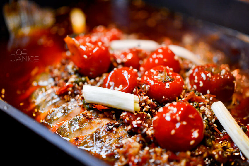 板橋美食【紅門宴川味麻辣鴛鴦鍋】烤魚結合火鍋 辣中帶麻烤魚乾鍋