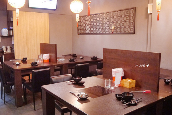 紅門宴(板橋店):【重慶烤魚鍋│板橋】新口味上市,四川來著的烤魚鍋!『紅門宴川味麻辣鴛鴦鍋 』板橋車站附近美食