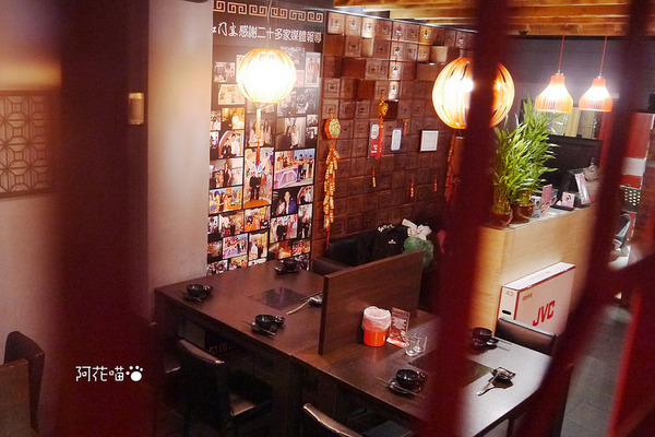 紅門宴(板橋店):【重慶烤魚鍋│板橋】新口味上市,四川來著的烤魚鍋!『紅門宴川味麻辣鴛鴦鍋 』板橋車站附近美食