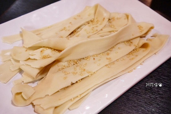 紅門宴(板橋店):【重慶烤魚鍋│板橋】新口味上市,四川來著的烤魚鍋!『紅門宴川味麻辣鴛鴦鍋 』板橋車站附近美食