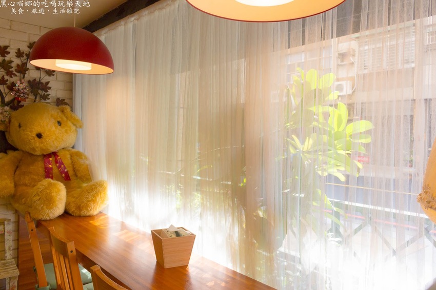 高雄新興︱戀家×咖啡×慢食×鄉村雜貨×手作教室　冬天，就該在鄉村風格的溫暖氛圍中，囂張吃草莓！！