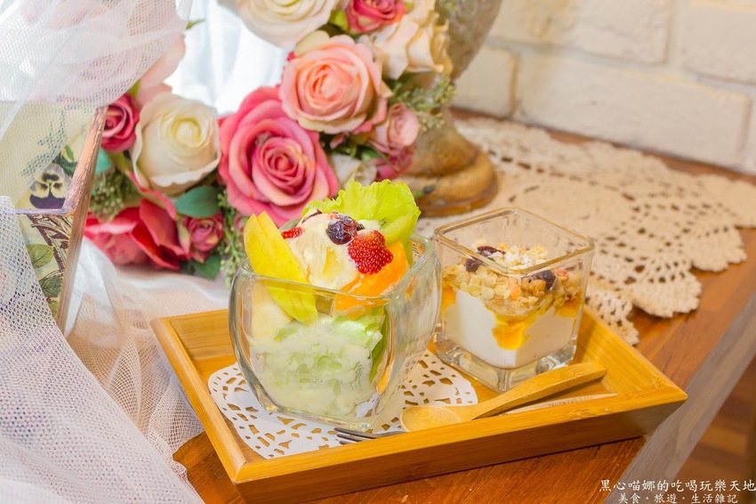 高雄新興︱戀家×咖啡×慢食×鄉村雜貨×手作教室　冬天，就該在鄉村風格的溫暖氛圍中，囂張吃草莓！！