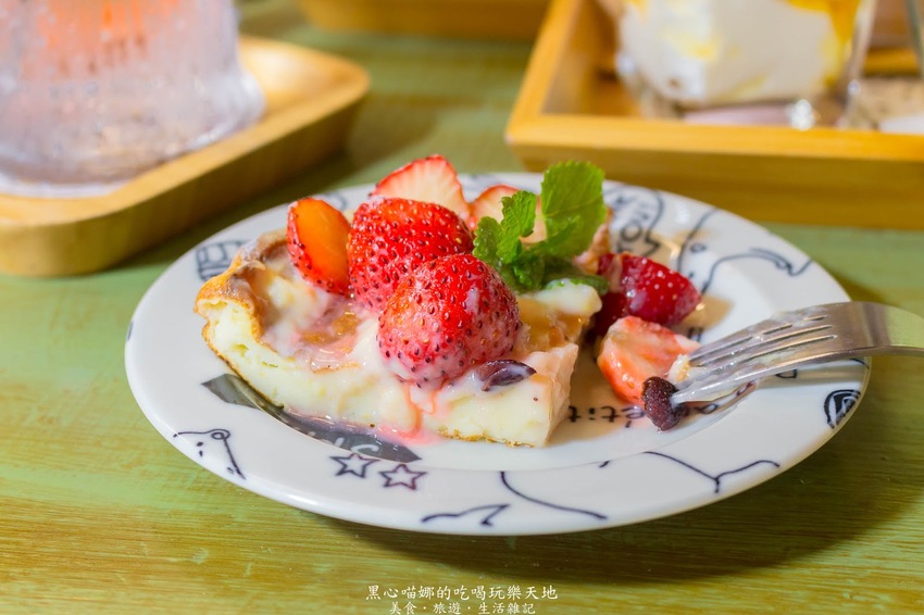 高雄新興︱戀家×咖啡×慢食×鄉村雜貨×手作教室　冬天，就該在鄉村風格的溫暖氛圍中，囂張吃草莓！！