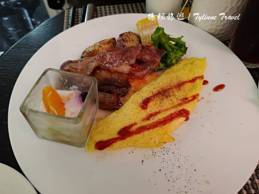 台南住宿首選!榮興金鬱金香酒店歐式風情 台式滷肉飯早餐超滿足。