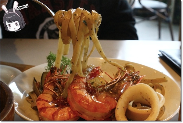 象園咖啡 elephant garden(內湖店)：[食記]►台北內湖區◄有專給孩子遊樂的設施、適合全家大小聚餐的親子餐廳－象園咖啡 elephant garden(內湖店)