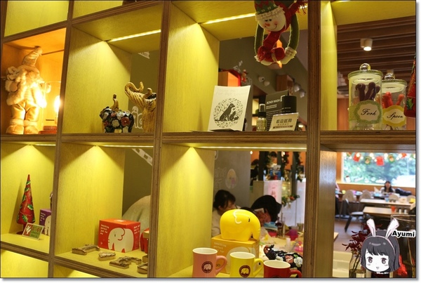 象園咖啡 elephant garden(內湖店)：[食記]►台北內湖區◄有專給孩子遊樂的設施、適合全家大小聚餐的親子餐廳－象園咖啡 elephant garden(內湖店)