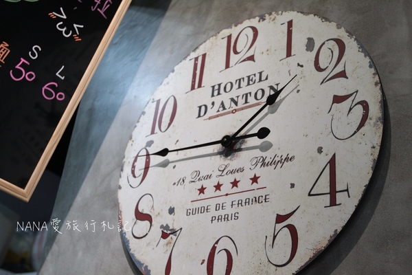 老三良麵：老三良麵。老宅文青風賣涼麵？超像咖啡店的涼麵專賣店,超狂只要銅板價！大推起司鴛鴦涼麵/咖哩牛肉蕎麥麵