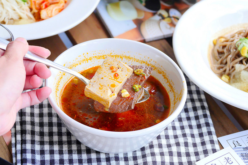 老三良麵 │台中:文青風鴛鴦涼麵細彈醬濃酸香開胃 咖哩涼麵爽辣濃郁推薦!有空調及wifi可以舒服用餐