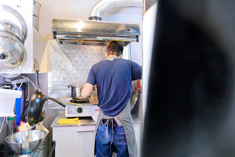 老三良麵 │台中:文青風鴛鴦涼麵細彈醬濃酸香開胃 咖哩涼麵爽辣濃郁推薦!有空調及wifi可以舒服用餐