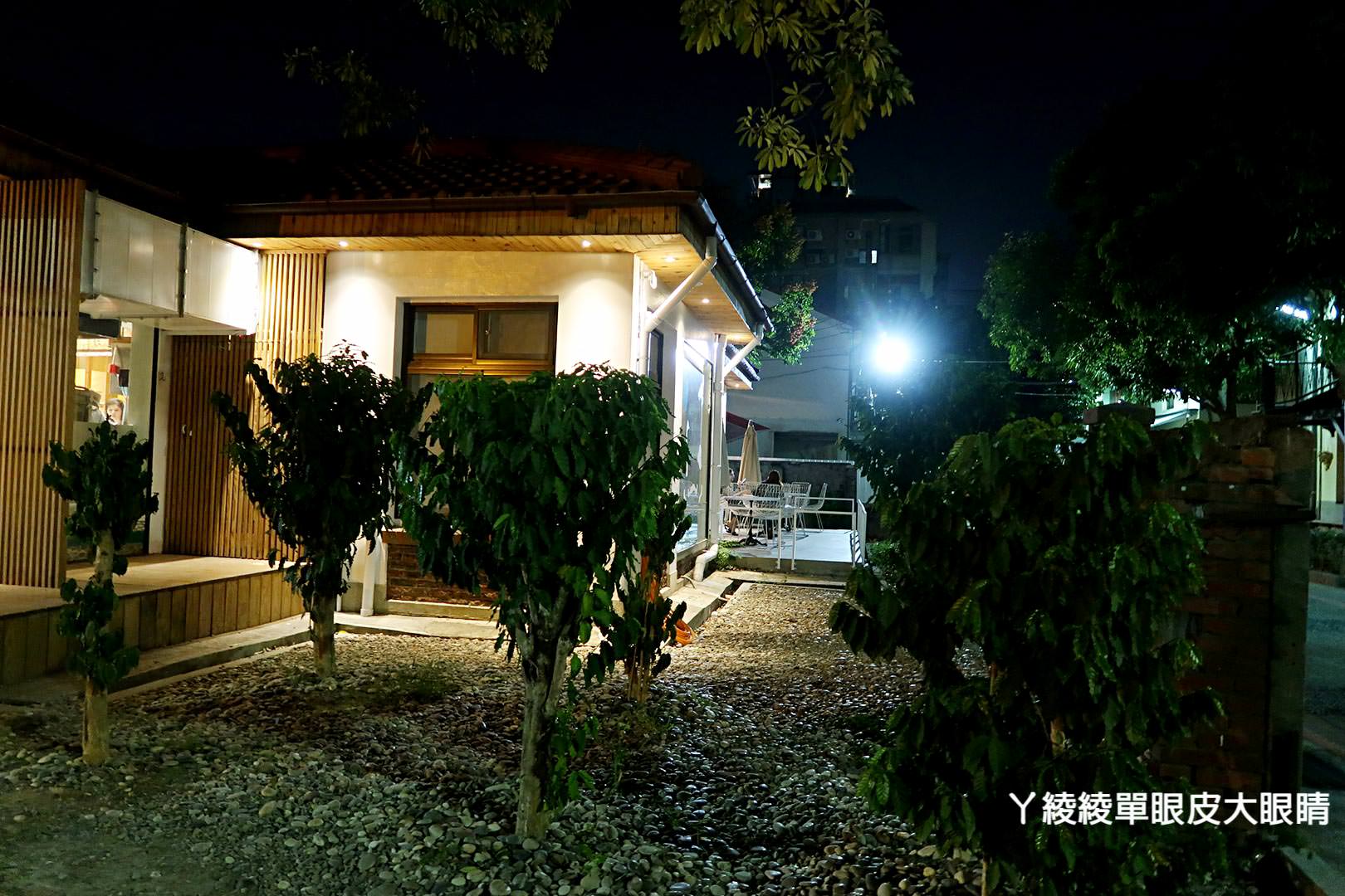 台中西區審計新村｜成真咖啡Come Ture Coffee，IG熱門打卡點好拍又好喝