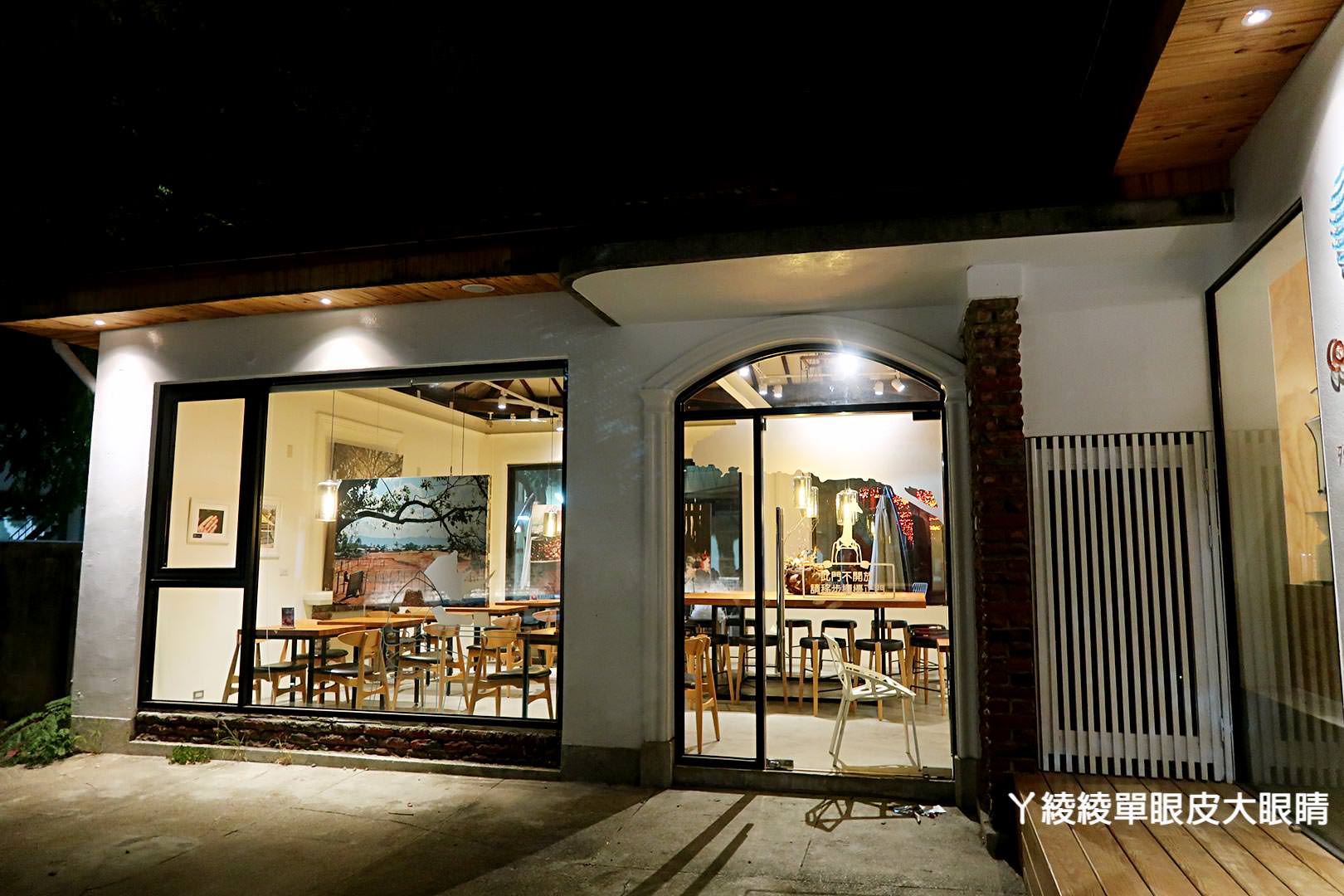 台中西區審計新村｜成真咖啡Come Ture Coffee，IG熱門打卡點好拍又好喝