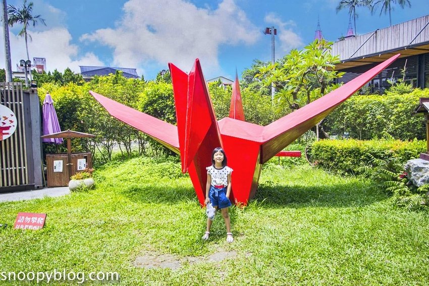 南投鳥居喫茶食堂～大鳥居、巨大紅紙鶴、日式庭院，愜意下午茶、浴衣體驗，免費好拍的景點