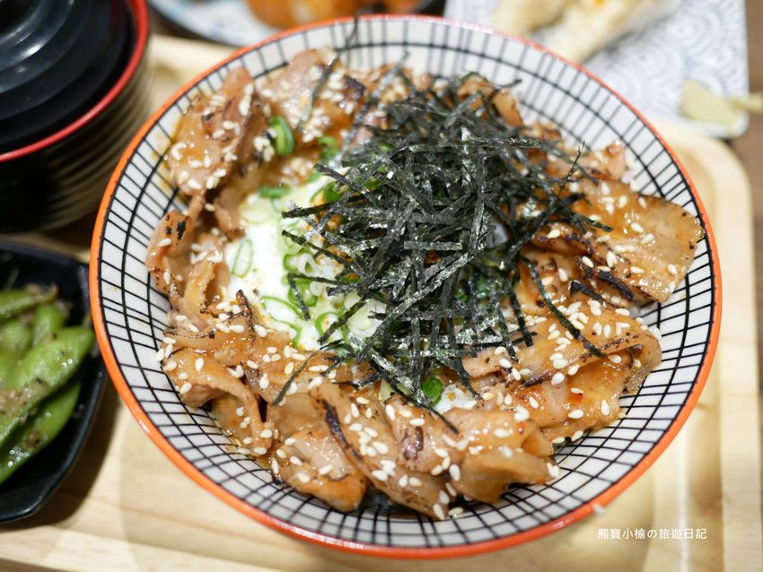 台中火車站 花囍家日式料理製研所,東區日式丼飯、鮭魚親子海鮮丼、比目魚握壽司專賣店,內有網美打卡花牆!附詳細菜單介紹、新時代購物中心正後方。 @熊寶小榆の旅遊日記