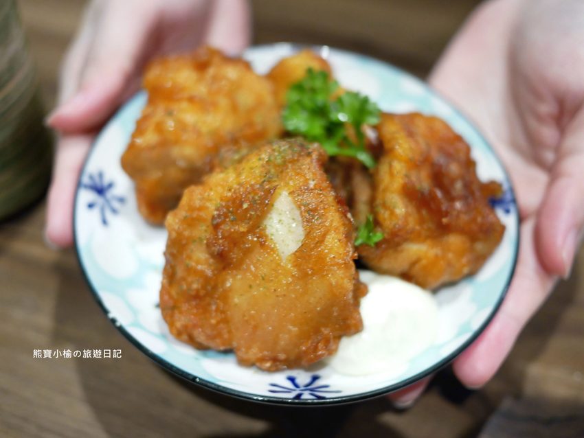 台中火車站 花囍家日式料理製研所,東區日式丼飯、鮭魚親子海鮮丼、比目魚握壽司專賣店,內有網美打卡花牆!附詳細菜單介紹、新時代購物中心正後方。 @熊寶小榆の旅遊日記