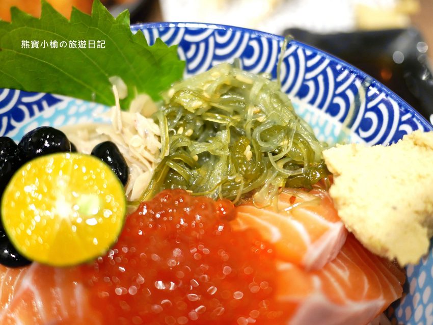台中火車站 花囍家日式料理製研所,東區日式丼飯、鮭魚親子海鮮丼、比目魚握壽司專賣店,內有網美打卡花牆!附詳細菜單介紹、新時代購物中心正後方。 @熊寶小榆の旅遊日記