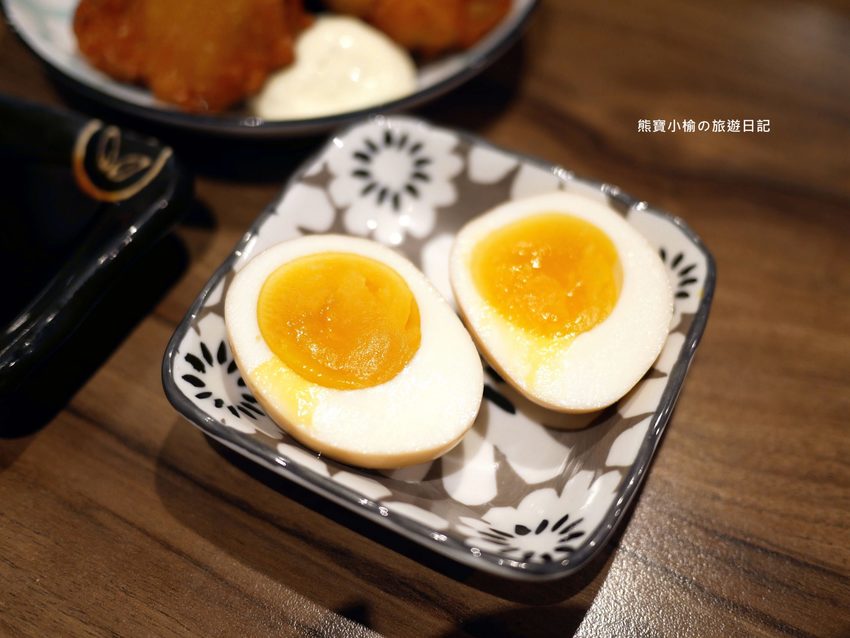 台中火車站 花囍家日式料理製研所,東區日式丼飯、鮭魚親子海鮮丼、比目魚握壽司專賣店,內有網美打卡花牆!附詳細菜單介紹、新時代購物中心正後方。 @熊寶小榆の旅遊日記