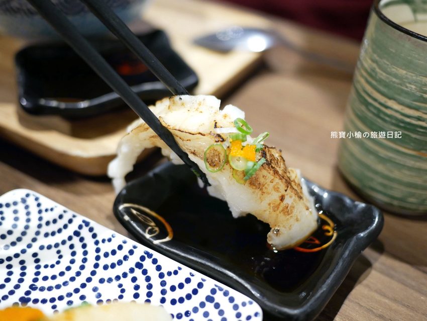 台中火車站 花囍家日式料理製研所,東區日式丼飯、鮭魚親子海鮮丼、比目魚握壽司專賣店,內有網美打卡花牆!附詳細菜單介紹、新時代購物中心正後方。 @熊寶小榆の旅遊日記