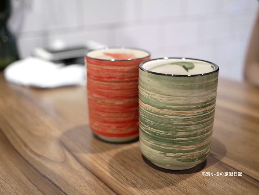 台中火車站 花囍家日式料理製研所,東區日式丼飯、鮭魚親子海鮮丼、比目魚握壽司專賣店,內有網美打卡花牆!附詳細菜單介紹、新時代購物中心正後方。 @熊寶小榆の旅遊日記