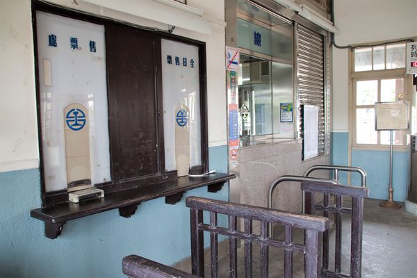 南靖車站：【嘉義水上景點】古色古香的南靖車站~出站就是要來去南靖糖廠吃冰去