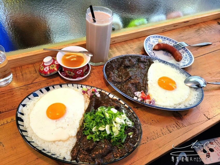 【台中美食】小次男咖哩所 ➤ 日式濃郁咖哩，文青咖哩販賣所！目前有兩間，小次男本店與審計新村二店！