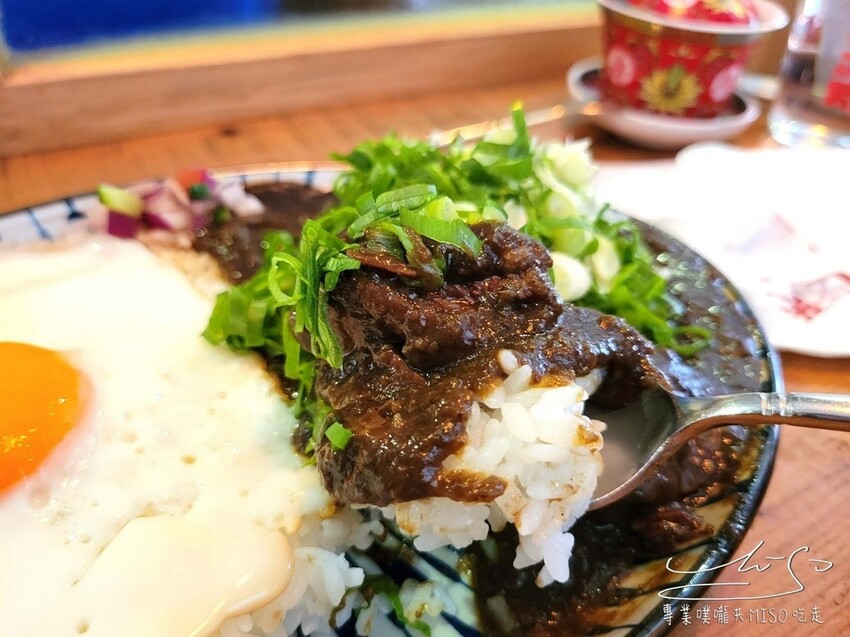 【台中美食】小次男咖哩所 ➤ 日式濃郁咖哩，文青咖哩販賣所！目前有兩間，小次男本店與審計新村二店！