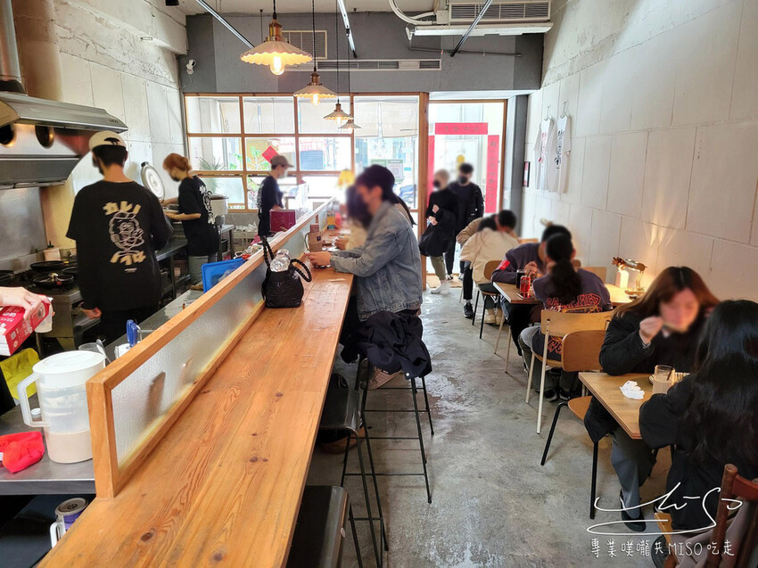 【台中美食】小次男咖哩所 ➤ 日式濃郁咖哩，文青咖哩販賣所！目前有兩間，小次男本店與審計新村二店！