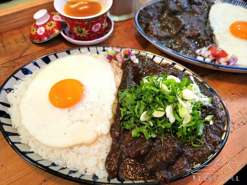 【台中美食】小次男咖哩所 ➤ 日式濃郁咖哩，文青咖哩販賣所！目前有兩間，小次男本店與審計新村二店！