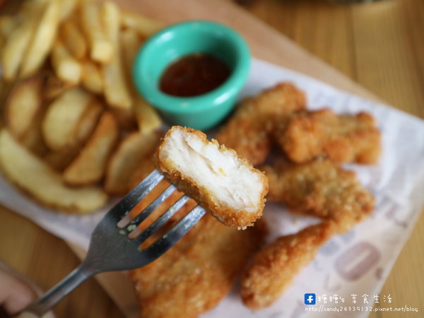 山姆派樂SAMpartner:〖台中│美食〗山姆派樂SAMpartner ❤ 北屯美食推薦,靠近大坑,有著美美溫室花園般的用餐環境,激推咖哩烏龍麵!!還有繽紛漂亮的鮮果冰棒~