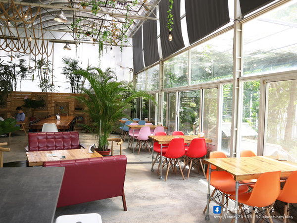 山姆派樂SAMpartner:〖台中│美食〗山姆派樂SAMpartner ❤ 北屯美食推薦,靠近大坑,有著美美溫室花園般的用餐環境,激推咖哩烏龍麵!!還有繽紛漂亮的鮮果冰棒~