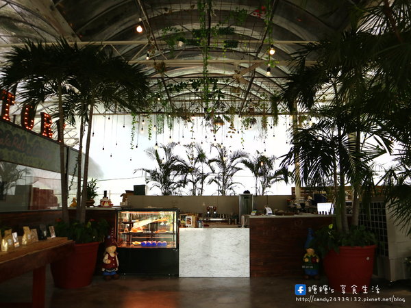 山姆派樂SAMpartner:〖台中│美食〗山姆派樂SAMpartner ❤ 北屯美食推薦,靠近大坑,有著美美溫室花園般的用餐環境,激推咖哩烏龍麵!!還有繽紛漂亮的鮮果冰棒~