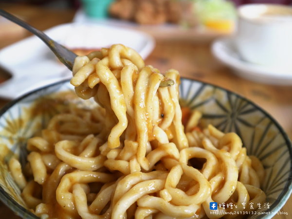 山姆派樂SAMpartner:〖台中│美食〗山姆派樂SAMpartner ❤ 北屯美食推薦,靠近大坑,有著美美溫室花園般的用餐環境,激推咖哩烏龍麵!!還有繽紛漂亮的鮮果冰棒~