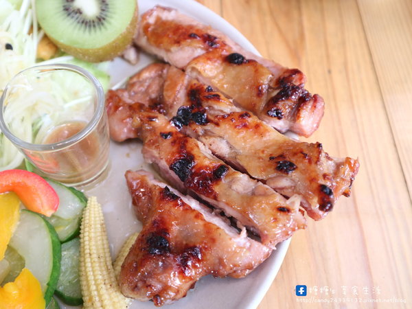 山姆派樂SAMpartner:〖台中│美食〗山姆派樂SAMpartner ❤ 北屯美食推薦,靠近大坑,有著美美溫室花園般的用餐環境,激推咖哩烏龍麵!!還有繽紛漂亮的鮮果冰棒~