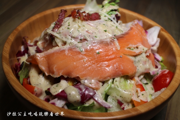 At • First Brunch緣來(忠孝店)：東區早午餐/義式餐廳『At • First Brunch 緣來(忠孝店)』捷運國父紀念館站