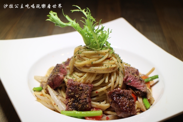 At • First Brunch緣來(忠孝店)：東區早午餐/義式餐廳『At • First Brunch 緣來(忠孝店)』捷運國父紀念館站