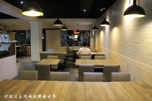 At • First Brunch緣來(忠孝店)：東區早午餐/義式餐廳『At • First Brunch 緣來(忠孝店)』捷運國父紀念館站