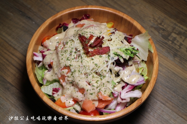 At • First Brunch緣來(忠孝店)：東區早午餐/義式餐廳『At • First Brunch 緣來(忠孝店)』捷運國父紀念館站