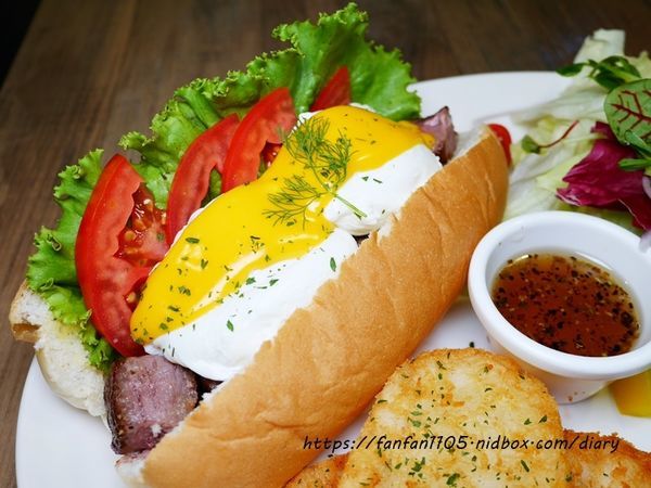 東區早午餐推薦【At • First Brunch 緣來-忠孝店】#起司瀑布 #班尼蛋 #大份量早午餐 #國父紀念館早午餐推薦 (20).JPG