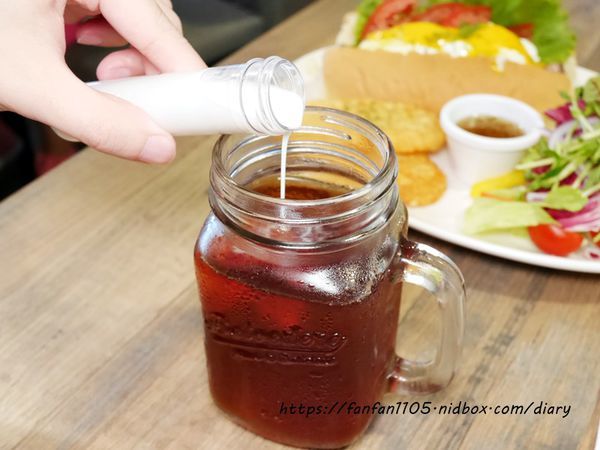 東區早午餐推薦【At • First Brunch 緣來-忠孝店】#起司瀑布 #班尼蛋 #大份量早午餐 #國父紀念館早午餐推薦 (25).JPG