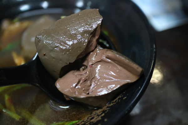 老瀚推車極品麻辣鴨血 (35).JPG