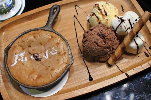 【台北美食】Fa cafe 天母店-深夜裡的咖啡酒館