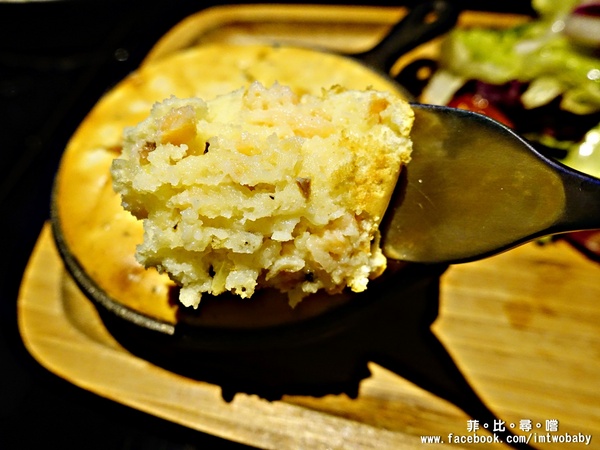 Fa cafe 天母店：【天母美食】Fa cafe咖啡廳 隱身在天母街角的餐酒館 會噴火的咖啡及特製調酒 給您視覺味覺雙享受！近天母市集