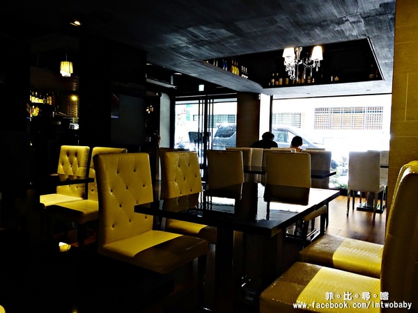 Fa cafe 天母店：【天母美食】Fa cafe咖啡廳 隱身在天母街角的餐酒館 會噴火的咖啡及特製調酒 給您視覺味覺雙享受！近天母市集