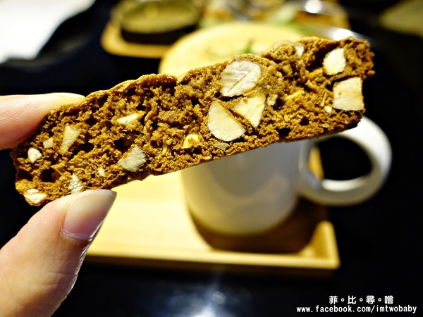 Fa cafe 天母店：【天母美食】Fa cafe咖啡廳 隱身在天母街角的餐酒館 會噴火的咖啡及特製調酒 給您視覺味覺雙享受！近天母市集